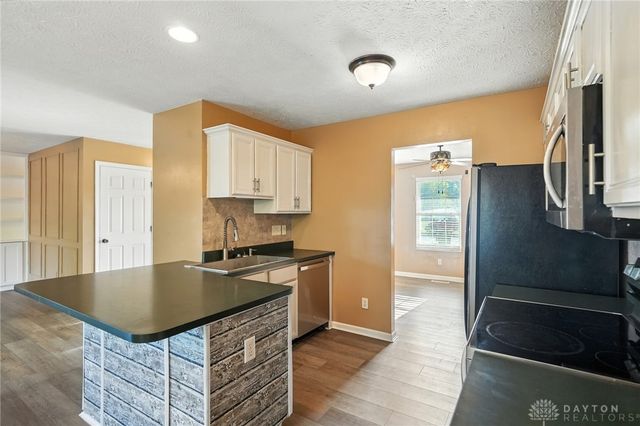 809 Ginger Ridge Drive, Trenton, OH 45067