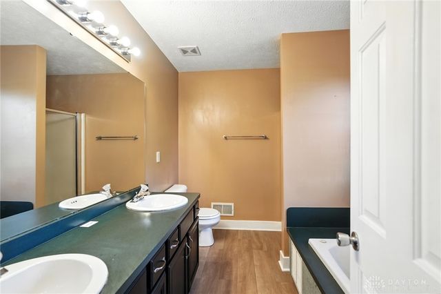 809 Ginger Ridge Drive, Trenton, OH 45067