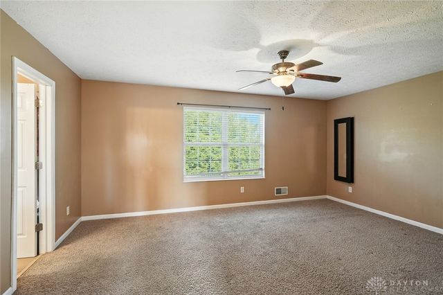 809 Ginger Ridge Drive, Trenton, OH 45067