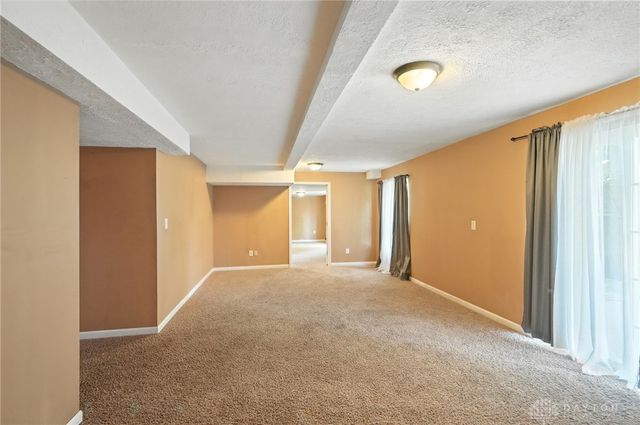 809 Ginger Ridge Drive, Trenton, OH 45067