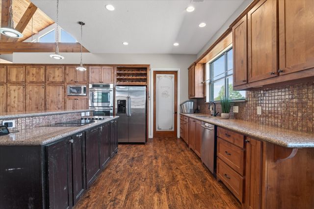 611 Mohawk Drive, Tioga, TX 76271