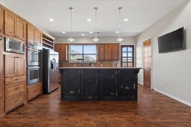 611 Mohawk Drive, Tioga, TX 76271