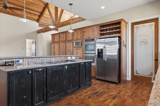 611 Mohawk Drive, Tioga, TX 76271