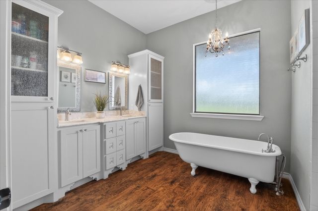 611 Mohawk Drive, Tioga, TX 76271