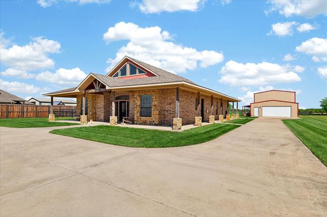 611 Mohawk Drive, Tioga, TX 76271