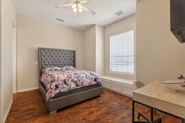 611 Mohawk Drive, Tioga, TX 76271