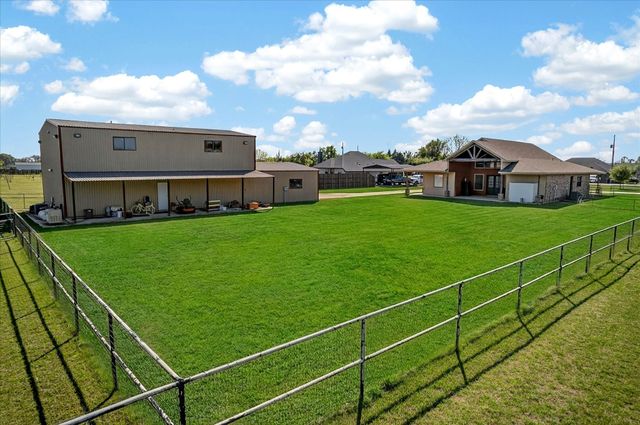 611 Mohawk Drive, Tioga, TX 76271