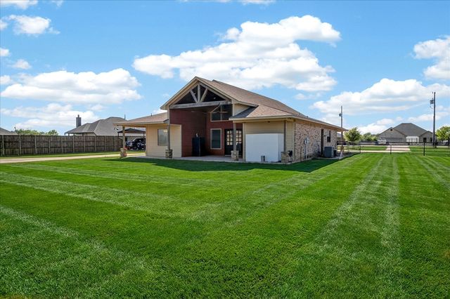 611 Mohawk Drive, Tioga, TX 76271