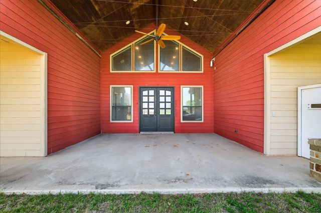 611 Mohawk Drive, Tioga, TX 76271