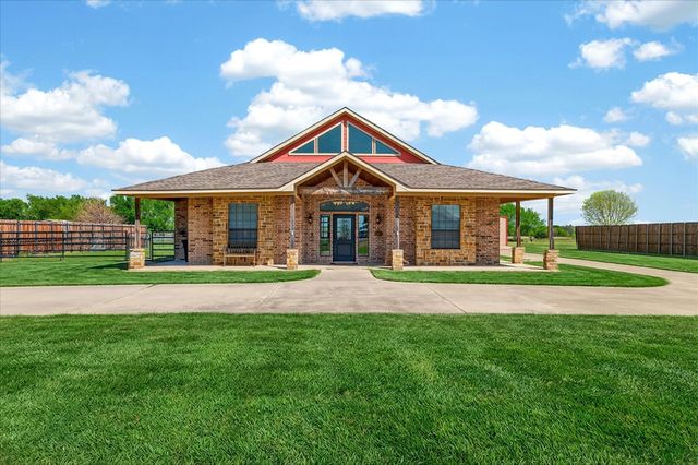 611 Mohawk Drive, Tioga, TX 76271