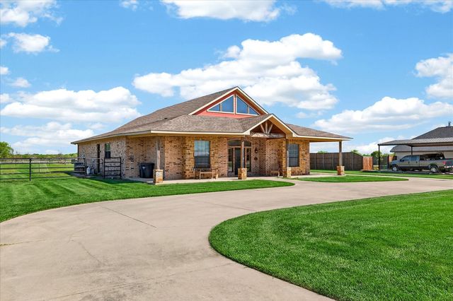 611 Mohawk Drive, Tioga, TX 76271