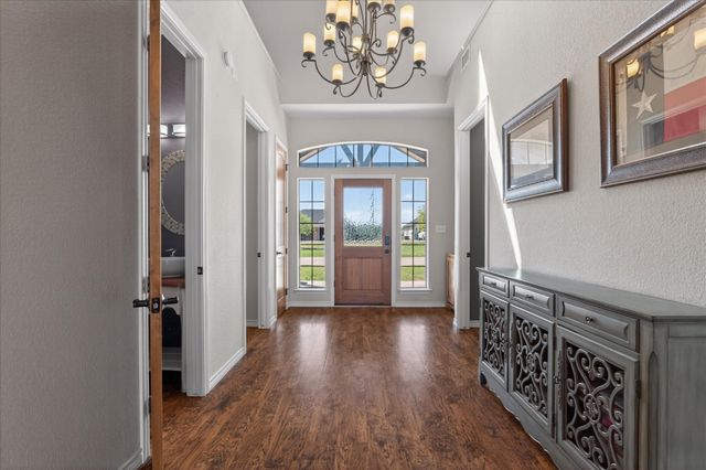 611 Mohawk Drive, Tioga, TX 76271