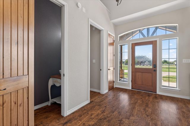 611 Mohawk Drive, Tioga, TX 76271