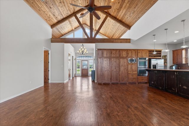 611 Mohawk Drive, Tioga, TX 76271