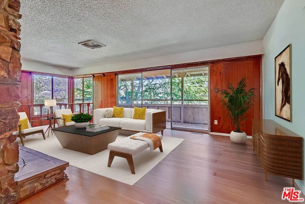 Image 1 of property listing at 7951 Glenties Lane, Sunland, CA 91040