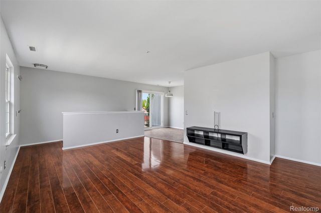 42564 Saratoga Road 31, Canton Charter Township, MI 48187