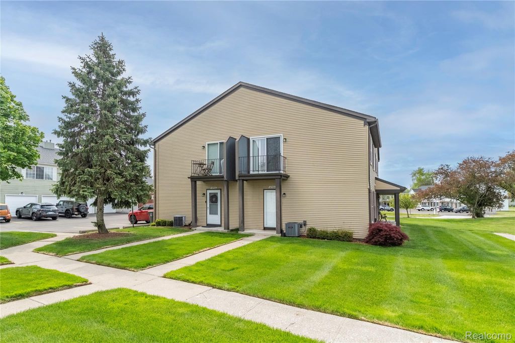 42564 Saratoga Road 31, Canton Charter Township, MI 48187