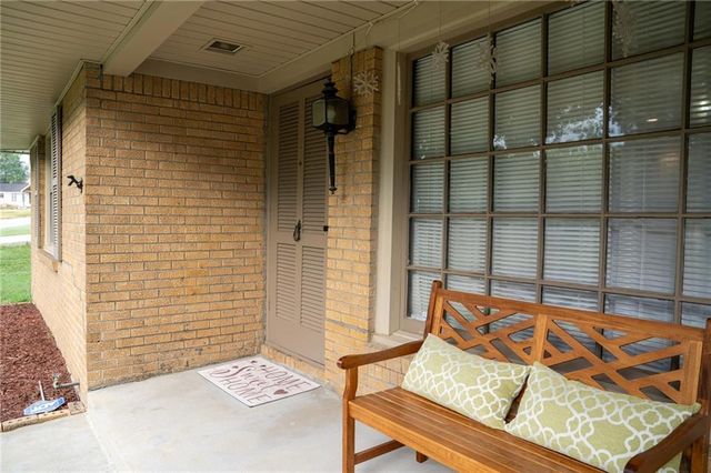 520 Westvale Road, Kansas City, KS 66102