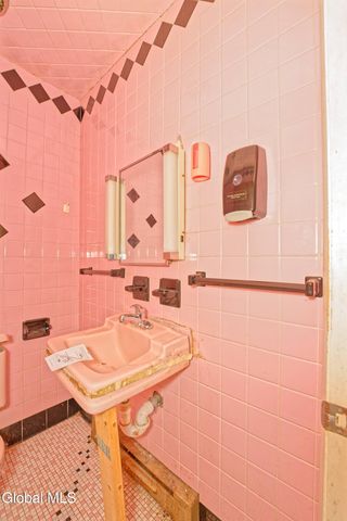 318 Chiswell Road, Schenectady, NY 12304