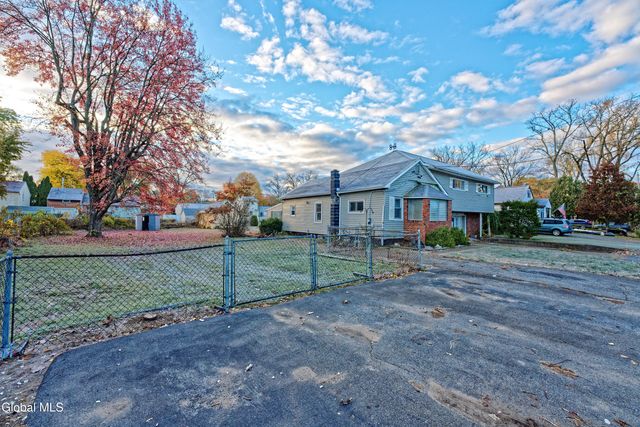 318 Chiswell Road, Schenectady, NY 12304