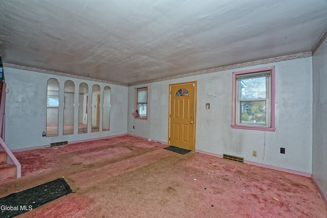 318 Chiswell Road, Schenectady, NY 12304