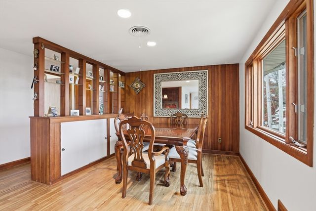 22 Burdett Rd, Lynn, MA 01904
