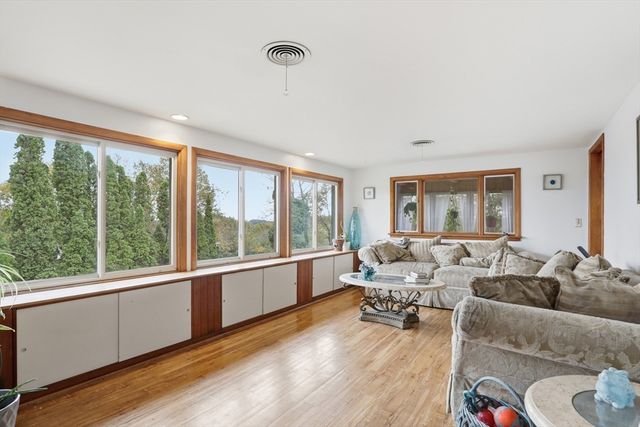 22 Burdett Rd, Lynn, MA 01904