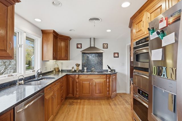 22 Burdett Rd, Lynn, MA 01904