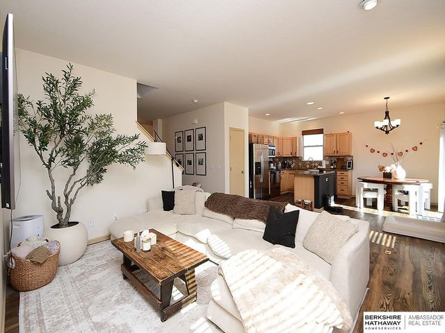 1409 N 208th Street, Elkhorn, NE 68022