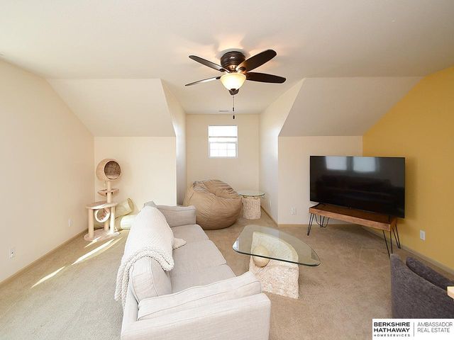 1409 N 208th Street, Elkhorn, NE 68022