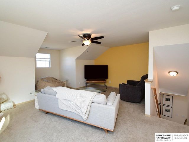 1409 N 208th Street, Elkhorn, NE 68022