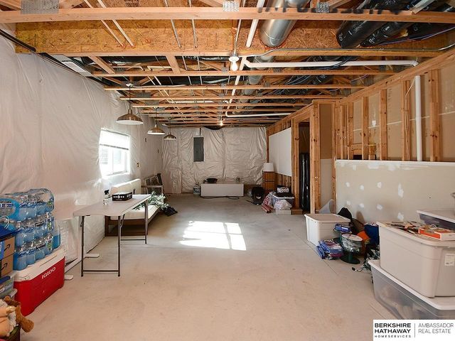 1409 N 208th Street, Elkhorn, NE 68022