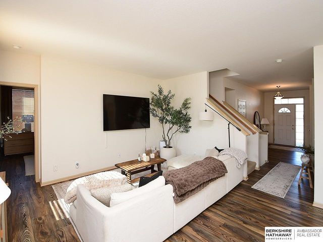 1409 N 208th Street, Elkhorn, NE 68022