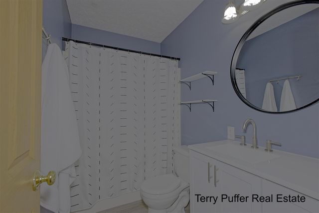 1497 W Grand River Avenue, Ionia, MI 48846