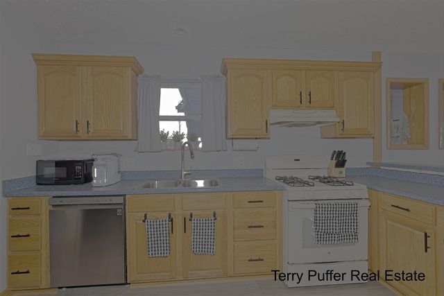 1497 W Grand River Avenue, Ionia, MI 48846