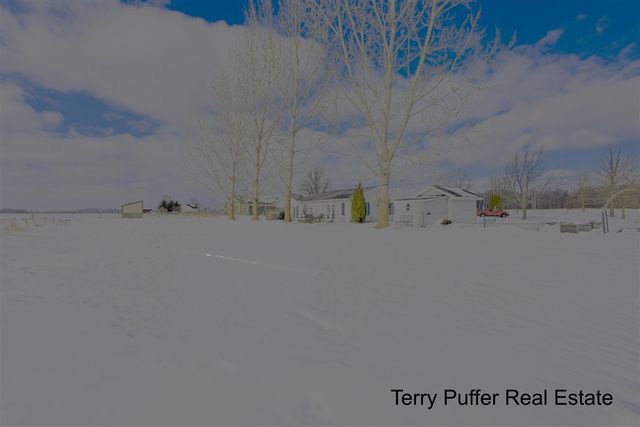 1497 W Grand River Avenue, Ionia, MI 48846