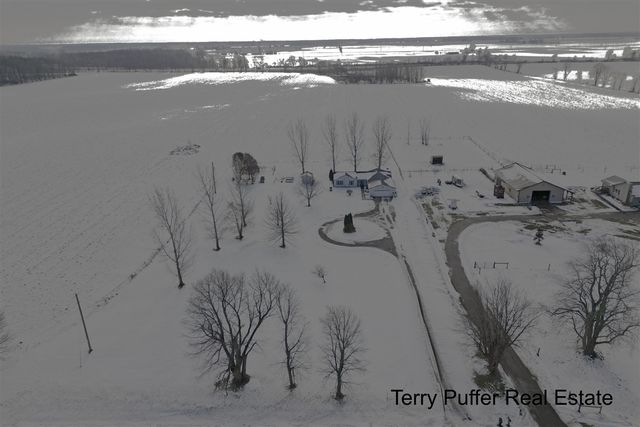 1497 W Grand River Avenue, Ionia, MI 48846