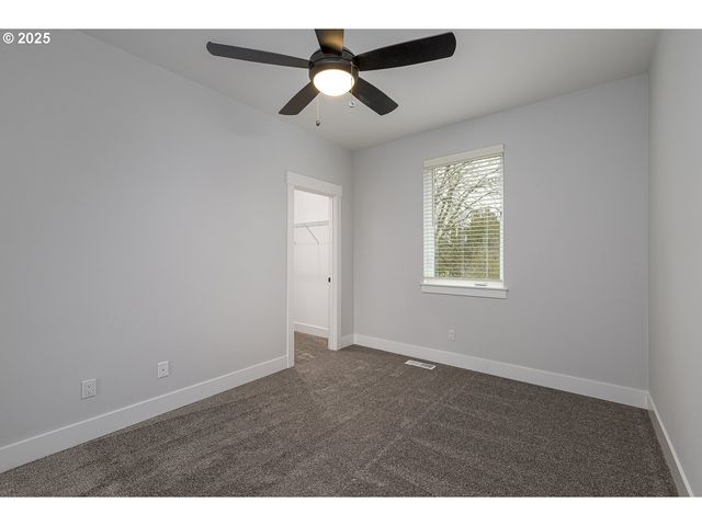 15241 Se TOWERS Ter, Milwaukie, OR 97267