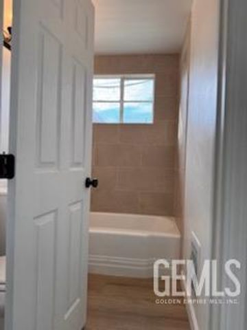 101 Griffiths Street, Bakersfield, CA 93309
