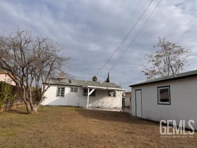 101 Griffiths Street, Bakersfield, CA 93309