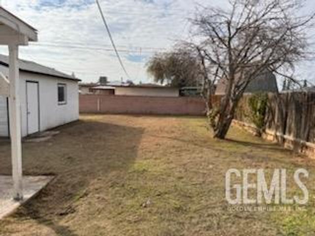 101 Griffiths Street, Bakersfield, CA 93309