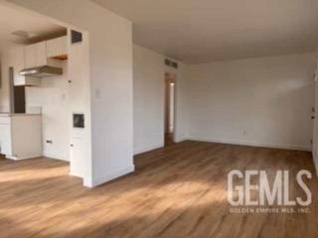 101 Griffiths Street, Bakersfield, CA 93309