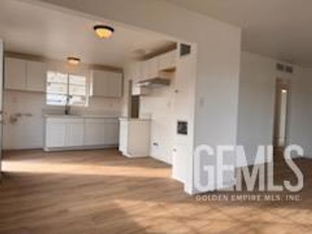 101 Griffiths Street, Bakersfield, CA 93309