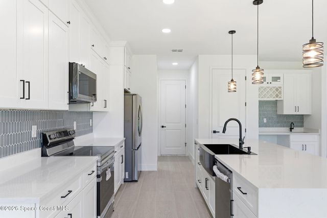 889 Reading Street SE, Palm Bay, FL 32909