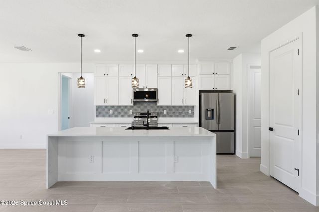 889 Reading Street SE, Palm Bay, FL 32909