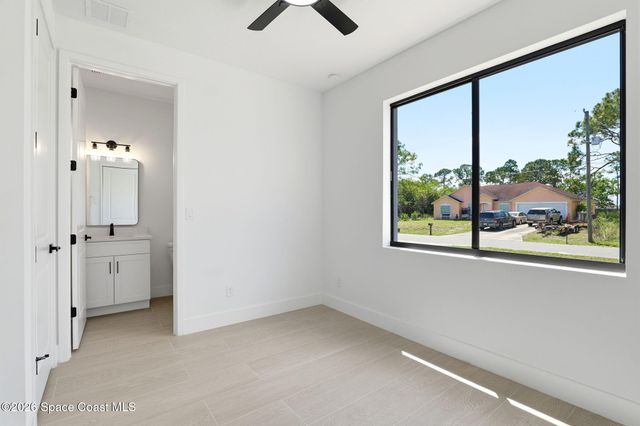 889 Reading Street SE, Palm Bay, FL 32909