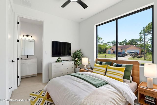 889 Reading Street SE, Palm Bay, FL 32909