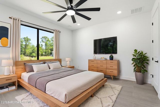 889 Reading Street SE, Palm Bay, FL 32909