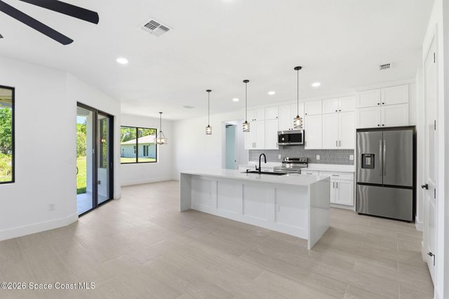 889 Reading Street SE, Palm Bay, FL 32909