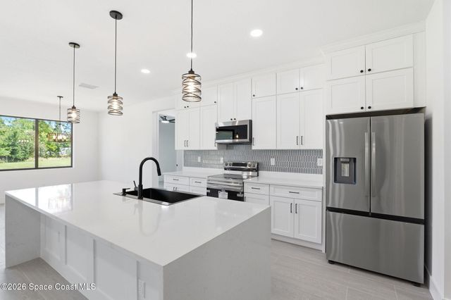 889 Reading Street SE, Palm Bay, FL 32909